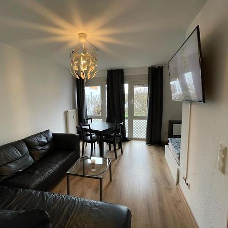 Ferienwohnung Mit 2 Zimmer, Kueche, Bad, In ザールブリュッケン エクステリア 写真