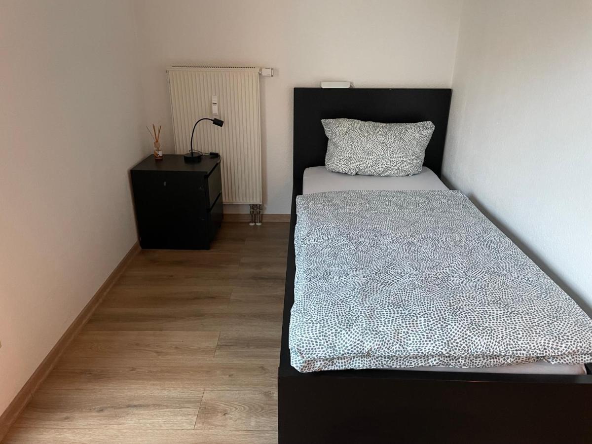 Ferienwohnung Mit 2 Zimmer, Kueche, Bad, In ザールブリュッケン エクステリア 写真