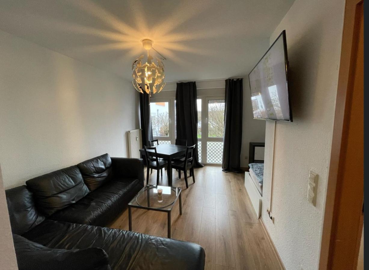 Ferienwohnung Mit 2 Zimmer, Kueche, Bad, In ザールブリュッケン エクステリア 写真