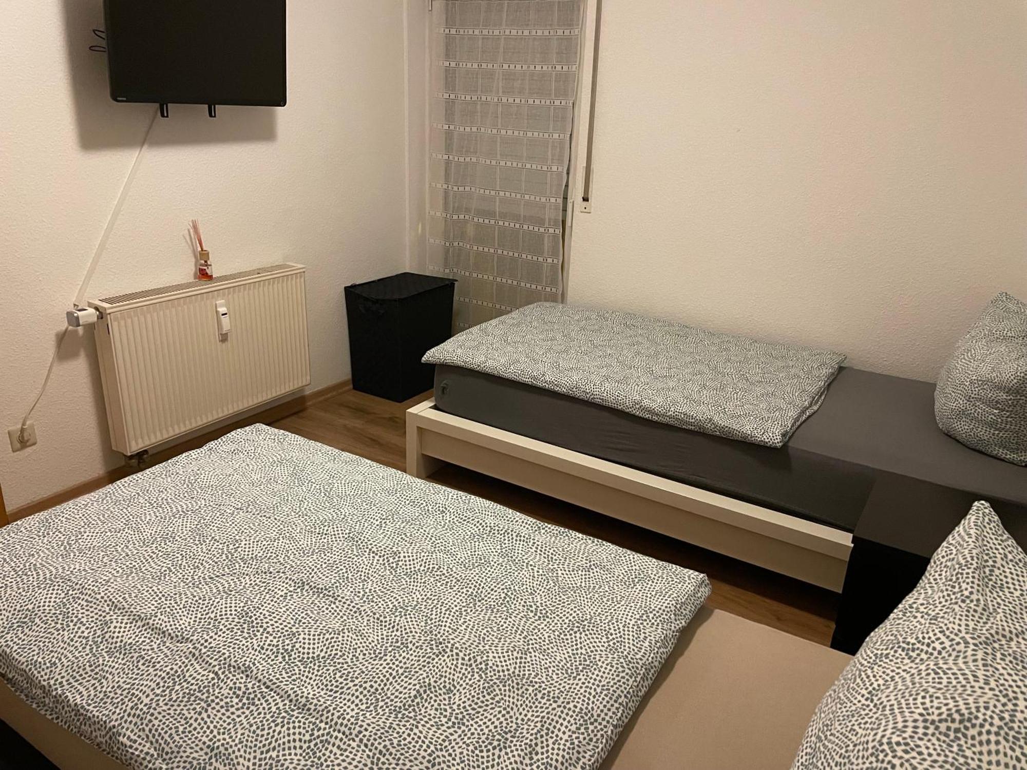 Ferienwohnung Mit 2 Zimmer, Kueche, Bad, In ザールブリュッケン エクステリア 写真